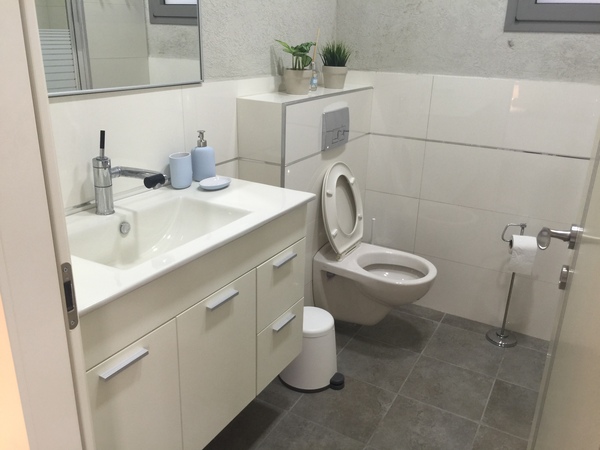 Studio with Patio B Photo 3